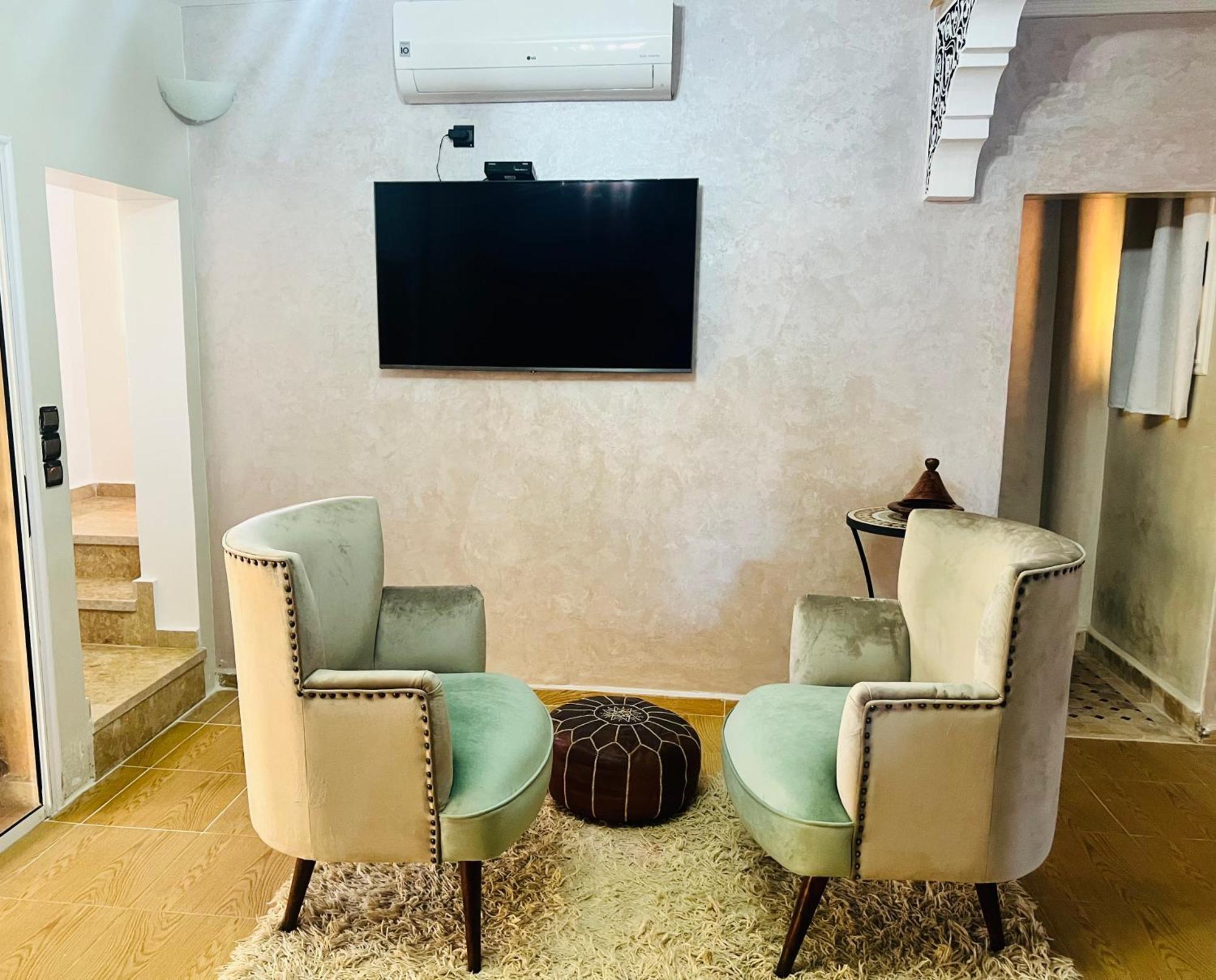 Villa Ilafe Farmhouse, Avec Piscine Chauffée Privée Et Jacuzzi Pour Familles *